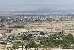 Aqabat Jaber in the front, Jericho in the distance