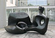 Henry Moore: Große liegende Frauenfigur (1957)