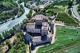 Le Château Sarriod de la Tour.