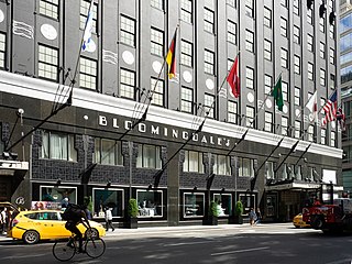 <span class="mw-page-title-main">Bloomingdale's</span> American luxury department store chain owned by Macys Inc