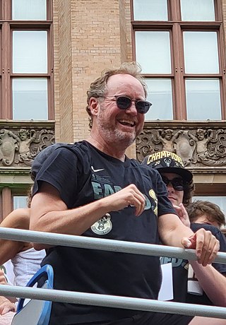 <span class="mw-page-title-main">Mike Budenholzer</span> American basketball coach (born 1969)