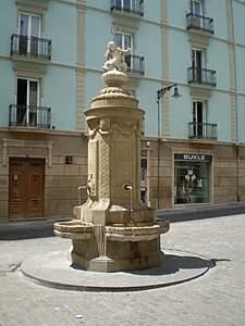 Fuente de Neptuno ubicada en la plaza del Consejo.