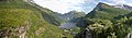 Panorama fjorda s naseljem Geiranger