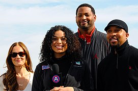 Minka Kelly Jordin Sparks Robert Horry Thomas Malone USO tour.jpg