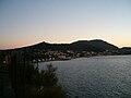 Monte Nuovo e Lucrino all'alba visti da punta Epitaffio