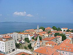 Pogled na Zadar sa zvonika katedrale Sv. Stošije