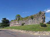 Ruines de remparts près du parc de stationnement des Jacobins (juin 2009).