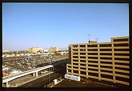 Las Vegas. Veduta dal parcheggio dell'Hotel Paris.jpg