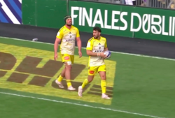 Alldritt (left) and Antoine Hastoy (right) playing for La Rochelle in 2023 AlldrittHastoy2023.png