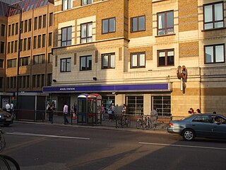 <span class="mw-page-title-main">Angel tube station</span> London Underground station