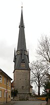 Jacobuskirche mit Kirchturm und Kirchenschiff