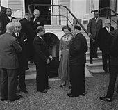 Da Costa Gomez op Paleis Soestdijk ontvangen door koningin Juliana, 1954