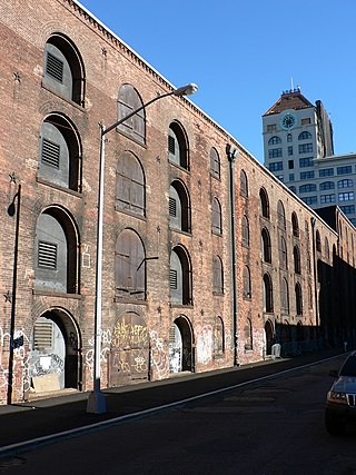 <span class="mw-page-title-main">Empire Stores</span> Commercial building in Brooklyn, New York