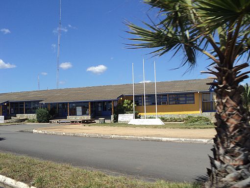 According to Governor Julio Ibarra, the tsunami wave "almost" reached the Government of Cardenal Caro Province building, pictured on March 12, 2011. Image: Diego Grez.