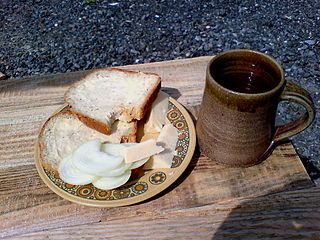 <span class="mw-page-title-main">Ploughman's lunch</span> English lunch meal