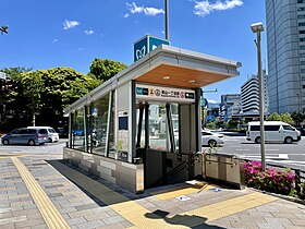 Entrée de la station Aoyama-itchōme