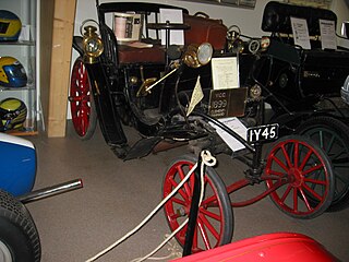 Система кермування автомобіля Clement-Panhard (1899) з єдиним шворнем.