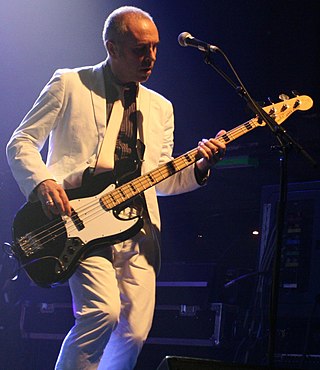 <span class="mw-page-title-main">Nick Seymour</span> Australian bassist (born 1958)