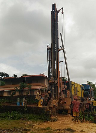 <span class="mw-page-title-main">Borehole</span> Narrow shaft bored in the ground