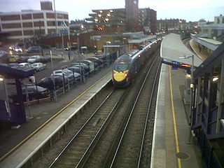 <span class="mw-page-title-main">Gravesend railway station</span> Railway station in Kent, England