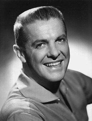 <span class="mw-page-title-main">Robert Cummings</span> American actor (1910–1990)