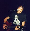 Q210428 Elliott Smith op 1 februari 2003 geboren op 6 augustus 1969 overleden op 21 oktober 2003