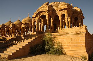 <span class="mw-page-title-main">Chhatri</span> Elevated, dome-shaped pavilions in Indian architecture