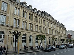 le Lycée Hugues-Libergier.