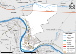 Carte en couleur présentant le réseau hydrographique de la commune