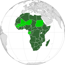 An orthographic projection o the warld, heichlichtin the African Union an its member states (green).