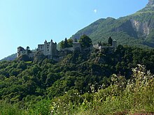 Le château de Miolans à Saint-Pierre-d'Albigny.