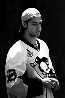 Photo de Kristopher Letang en noir et blanc