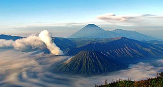 <span class="mw-page-title-main">Mount Bromo</span> Somma volcano in Indonesia