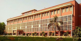 <span class="mw-page-title-main">Kirori Mal College</span> College of the University of Delhi in India