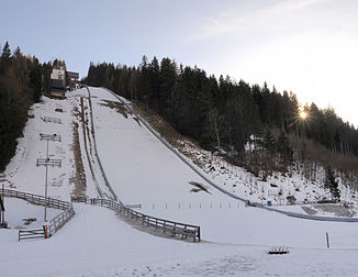 Le tremplin de Kulm, tremplin de vol à ski à Bad Mitterndorf, en Styrie. (définition réelle 2 446 × 1 888)