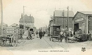 ...parvient à l'ancien terminus de la rue de Paris à Paris-Plage...