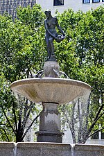 Thumbnail for File:Pulitzer Fountain in NYC.JPG