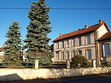 Villebougis-FR-89-mairie-école-03.jpg