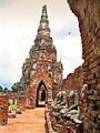 Passarela em Wat Chaiwatthanaram