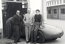 Enzo Ferrari (center), Dino (right) and Nando (left, sunglasses) with Ferrari 125 S in 1947.