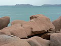 Granit rose et vue sur les sept-îles