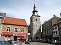 Place de l'Hôtel de Ville met zicht op de Sint-Gangulfuskerk