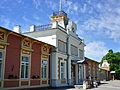 Haapsalu Railway Station, nou disuised, an notable for the lenth o its platform canopy.