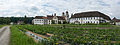 Ehemalige Abtei (links) und Frauengästehaus (rechts), Blick von Osten