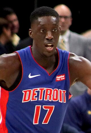 <span class="mw-page-title-main">Tony Snell (basketball)</span> American basketball player (born 1991)