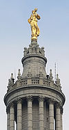 Civic Fame (1913), no topo do Manhattan Municipal Building, New York City