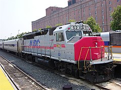 GP40WH-2 型柴電機車，編號52號 ，於坎登車站，2004年7月2日