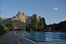 Piscina telfen.jpg