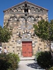 Church of Aregno on Corsica. Built in the 11th century. Photo by Pinpin. I really like the vari-colored blocks of stone and the simplicity of the shape of the church.