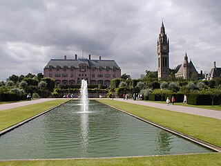 <span class="mw-page-title-main">Eaton Hall, Cheshire</span> Country house in Cheshire, England